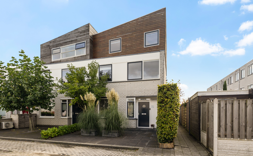 Hoofdafbeelding Van der Vlugtstraat 1